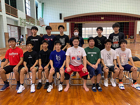 米プロバスケットボールリーグで活躍する松田鋼季選手が八重山高校で交流